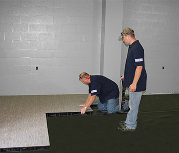 Installation, Laying Floor Panels, Starting